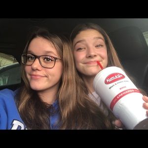 Meet your Posher, Carleigh